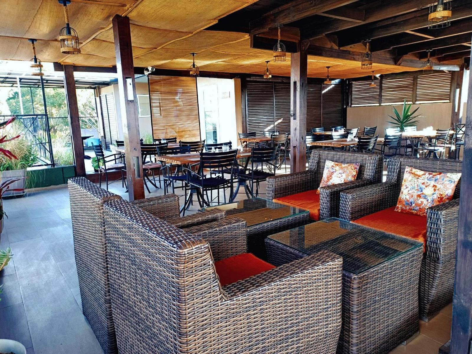 Fly Inn Madagascar Hotel - Navette Gratuite H24 - A 300M De L'Aeroport International Ivato-Antananarivo Ивато Экстерьер фото
